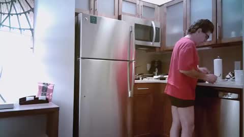 Snapshot of mikewulds chatting on November 2025 02:00:01 AM Mike online show from November 2025 02:00:01 AM