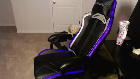 Snapshot of mikey_yy chatting on December 2024 06:54:02 AM Mikey Da Reaper online show from December 2024 06:54:02 AM