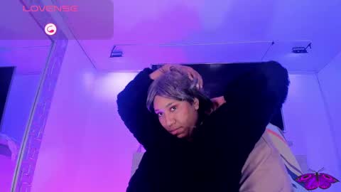 Mikeyla  online show from September 2025 04:51:02 PM