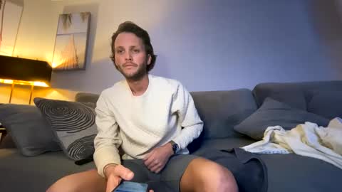 Snapshot of mikeywhite123 chatting on January 2025 05:15:02 AM mikeywhite123 online show from January 2025 05:15:02 AM