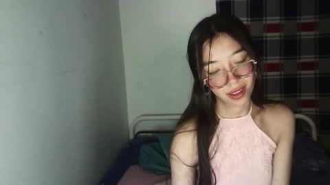 Mikhaela online show from November 2025 06:01:01 AM