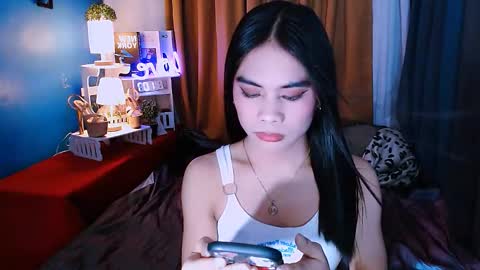 Snapshot of mikhayla_and_zeus_room chatting on December 2024 06:35:01 AM Mikhayla and Zeus online show from December 2024 06:35:01 AM