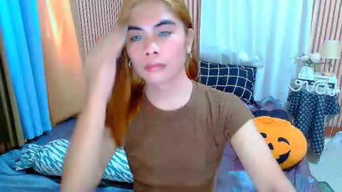 Snapshot of mikhayla_and_zeus_room chatting on October 2025 05:58:02 AM Mikhayla and Zeus online show from October 2025 05:58:02 AM