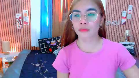 Snapshot of mikhayla_and_zeus_room chatting on November 2025 05:19:01 AM Mikhayla and Zeus online show from November 2025 05:19:01 AM