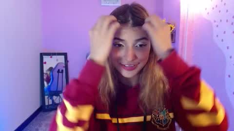 Snapshot of mikka_ela chatting on October 2025 01:30:02 PM Mikka 3 online show from October 2025 01:30:02 PM