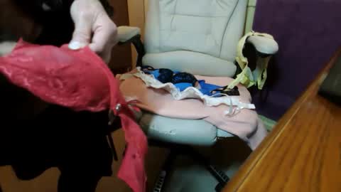 Snapshot of mikky36b chatting on February 2025 12:06:01 PM Michael online show from February 2025 12:06:01 PM