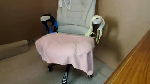 Snapshot of mikky36b chatting on March 2025 11:58:01 AM Michael online show from March 2025 11:58:01 AM