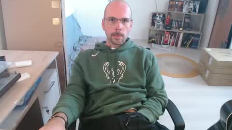 Snapshot of mikmik91 chatting on October 2025 02:08:01 PM mikmik91 online show from October 2025 02:08:01 PM