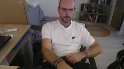 Snapshot of mikmik91 chatting on November 2025 03:01:01 PM mikmik91 online show from November 2025 03:01:01 PM