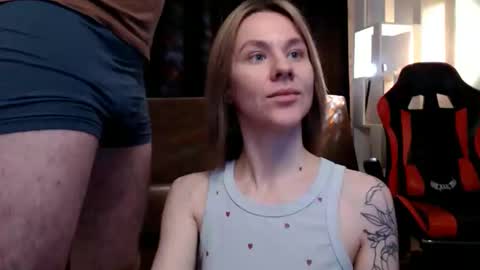 Mila online show from November 2025 05:42:02 AM