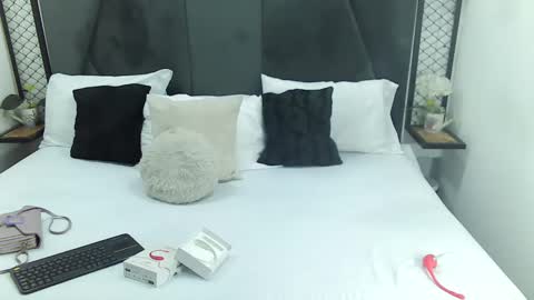 Snapshot of mila_adamss chatting on December 2024 10:51:02 AM mila_adamss online show from December 2024 10:51:02 AM