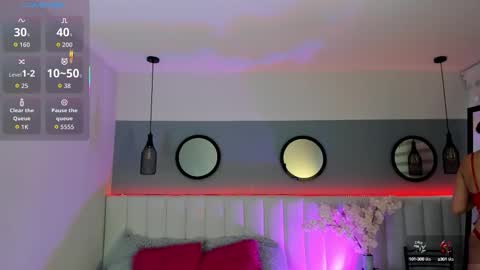 mila_hank online show from September 2025 12:20:01 PM