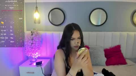 mila_hank online show from October 2025 12:15:01 PM