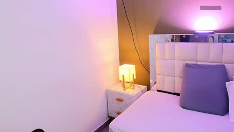 Milena  online show from January 2025 11:17:01 AM