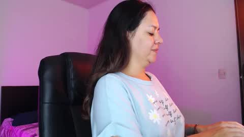 Snapshot of mila_phoenix chatting on November 2025 10:26:02 AM mila_phoenix online show from November 2025 10:26:02 AM