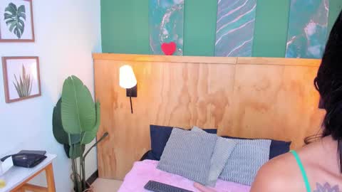 Mila and samy online show from October 2025 12:04:02 PM