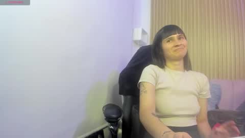 Mila  online show from October 2025 03:04:01 AM