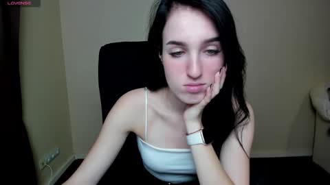 Mila online show from September 2025 06:50:01 AM