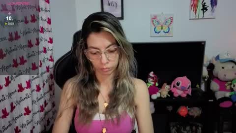 Snapshot of milacoxx8819 chatting on October 2025 02:18:01 AM milacoxx8819 online show from October 2025 02:18:01 AM