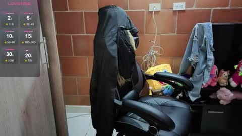 Snapshot of milacoxx8819 chatting on October 2025 01:05:02 AM milacoxx8819 online show from October 2025 01:05:02 AM