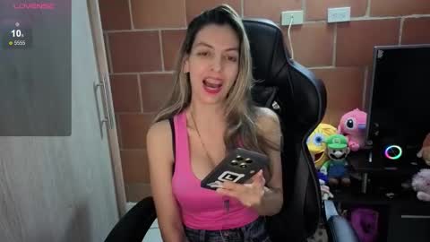 Snapshot of milacoxx8819 chatting on October 2025 12:25:01 AM milacoxx8819 online show from October 2025 12:25:01 AM