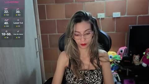 Snapshot of milacoxx8819 chatting on October 2025 12:33:01 AM milacoxx8819 online show from October 2025 12:33:01 AM