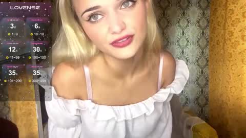 Snapshot of milakeiley chatting on September 2025 03:13:02 PM Mila online show from September 2025 03:13:02 PM