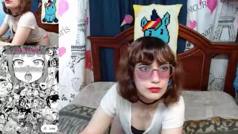 Mila-Lunala online show from October 2025 06:19:02 PM