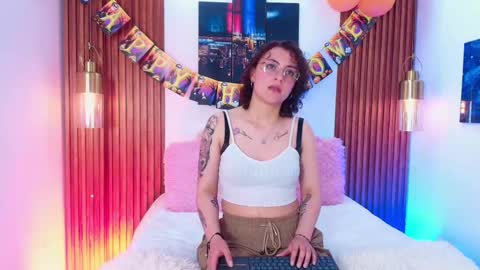 Snapshot of milamonroe_ chatting on October 2025 01:44:01 PM Mila online show from October 2025 01:44:01 PM