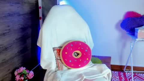 Snapshot of milan_d01 chatting on November 2025 09:26:02 PM Nice To Meet you Welcome here online show from November 2025 09:26:02 PM