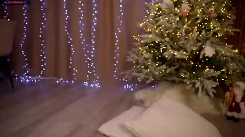 Snapshot of milana_me chatting on December 2025 05:24:02 AM Milana online show from December 2025 05:24:02 AM