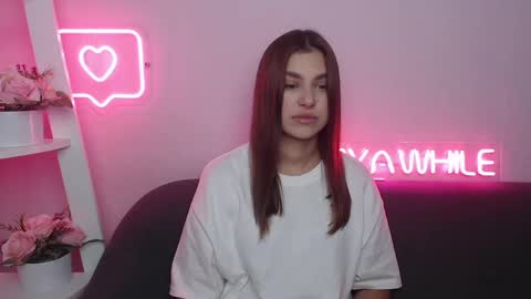 milanaangelas online show from December 2024 06:00:01 AM