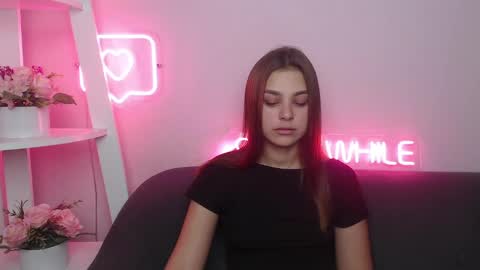 milanaangelas online show from February 2025 11:08:02 AM