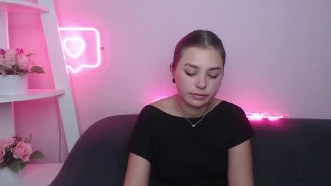 milanaangelas online show from February 2025 11:04:01 AM
