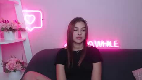 milanaangelas online show from February 2025 05:43:02 AM