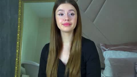 MilanaBalmain online show from December 2024 10:38:02 AM
