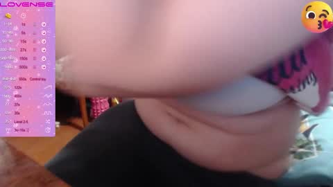 Luna-- link in bio online show from October 2025 04:05:02 PM