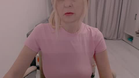 Snapshot of milanav chatting on October 2025 02:45:01 AM Milena online show from October 2025 02:45:01 AM