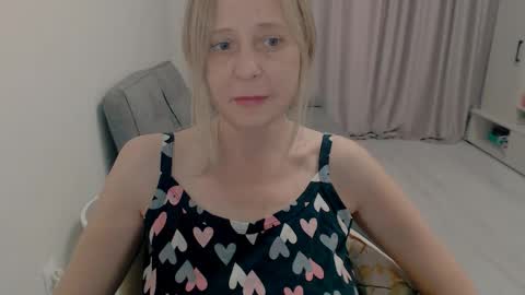 Snapshot of milanav chatting on November 2025 04:44:02 AM Milena online show from November 2025 04:44:02 AM