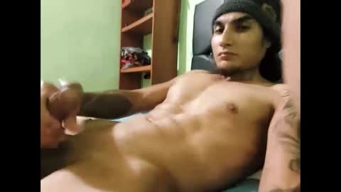 Snapshot of milanflores chatting on October 2025 06:16:02 AM milanflores online show from October 2025 06:16:02 AM