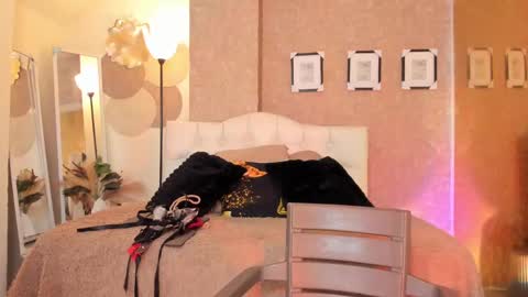 aya online show from October 2025 07:35:02 PM