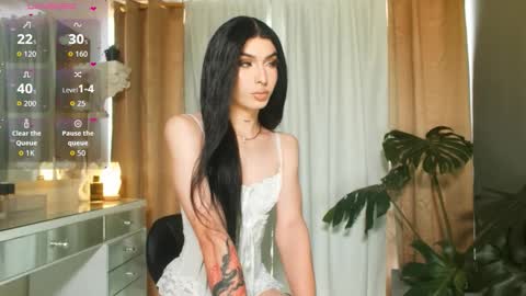 MILAN SANTANA online show from October 2025 08:35:01 PM