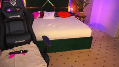 milaskyy online show from March 2025 06:43:01 PM