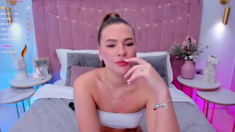 Snapshot of milavox chatting on March 2025 08:45:01 AM Mia online show from March 2025 08:45:01 AM