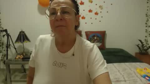 Snapshot of milchanell chatting on November 2025 06:45:01 AM milchanell online show from November 2025 06:45:01 AM