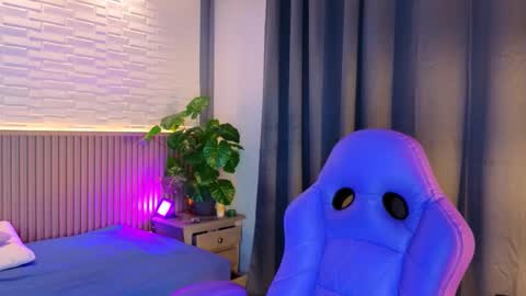 milena_lawson online show from November 2025 10:48:01 AM