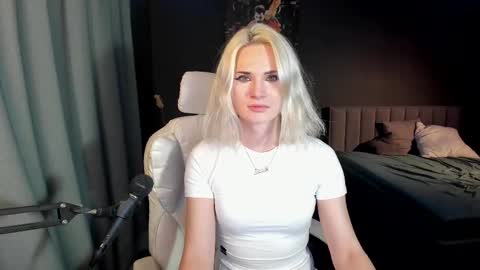 Milena online show from February 2025 01:57:02 AM