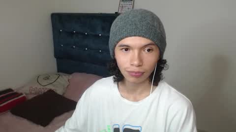 milesxoxo6969 online show from October 2025 08:42:01 PM