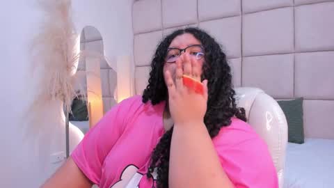 Snapshot of miley_colins0 chatting on December 2025 08:49:02 PM Miley online show from December 2025 08:49:02 PM