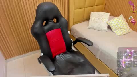 MILEY online show from October 2025 08:11:02 PM